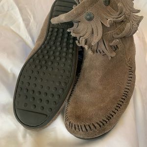 Minnetonka Gray Moccasins